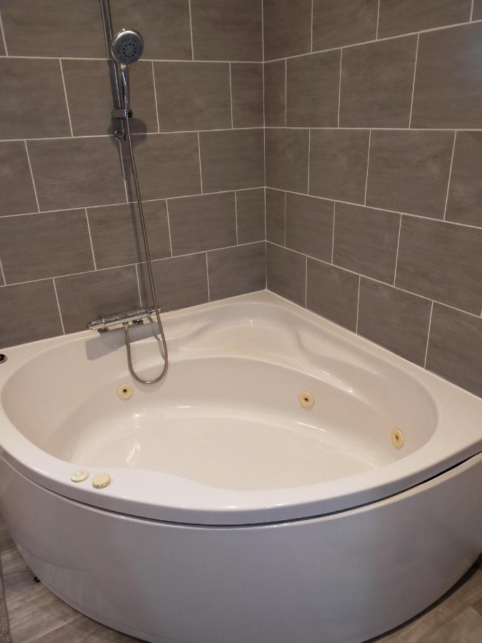 Logement Atypique آرْلْ المظهر الخارجي الصورة